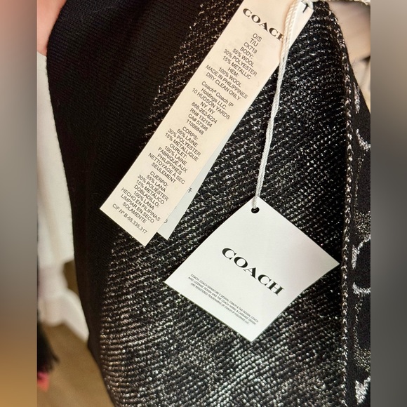 New Coach Metallic Scarf - Picture 5 of 6